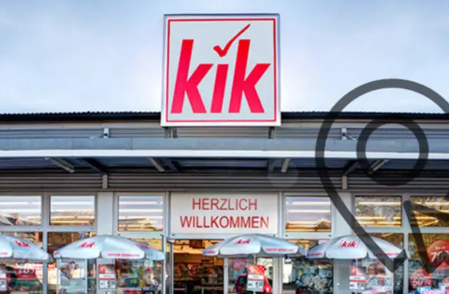 Click & Collect Bild einer KiK Filiale mit strahlend blauem Himmel