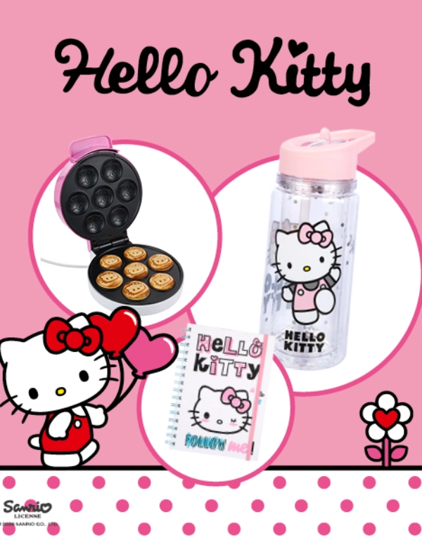 Hello Kitty-Artikel mit einem Plätzchenbackgerät, einer Wasserflasche und einem Notizbuch, alles vor einem rosa Hintergrund.